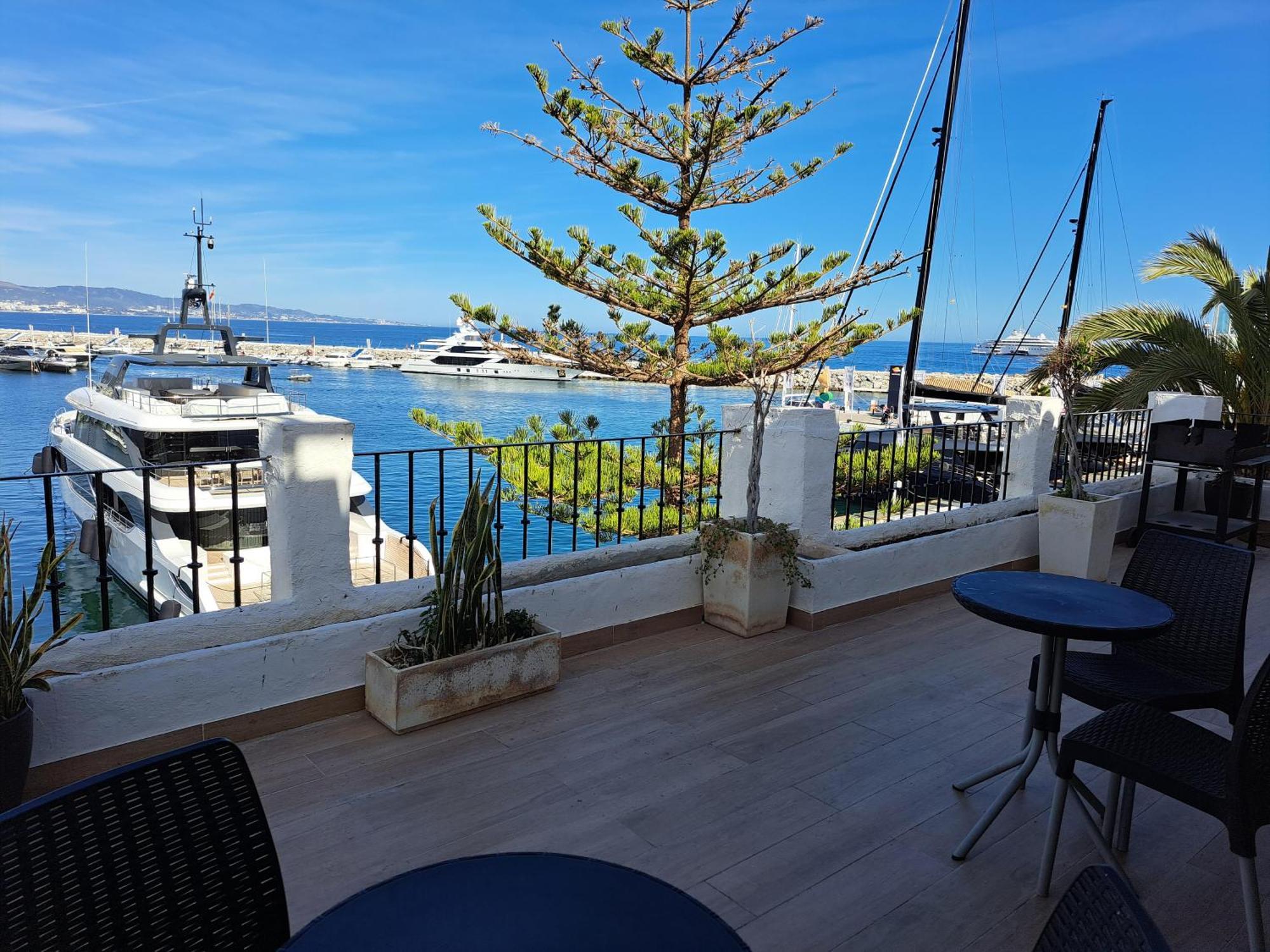 Private Suites In Huge Penthouse 1St Line Puerto Banus, Incredible Views, Jacuzzis Marbella Dış mekan fotoğraf